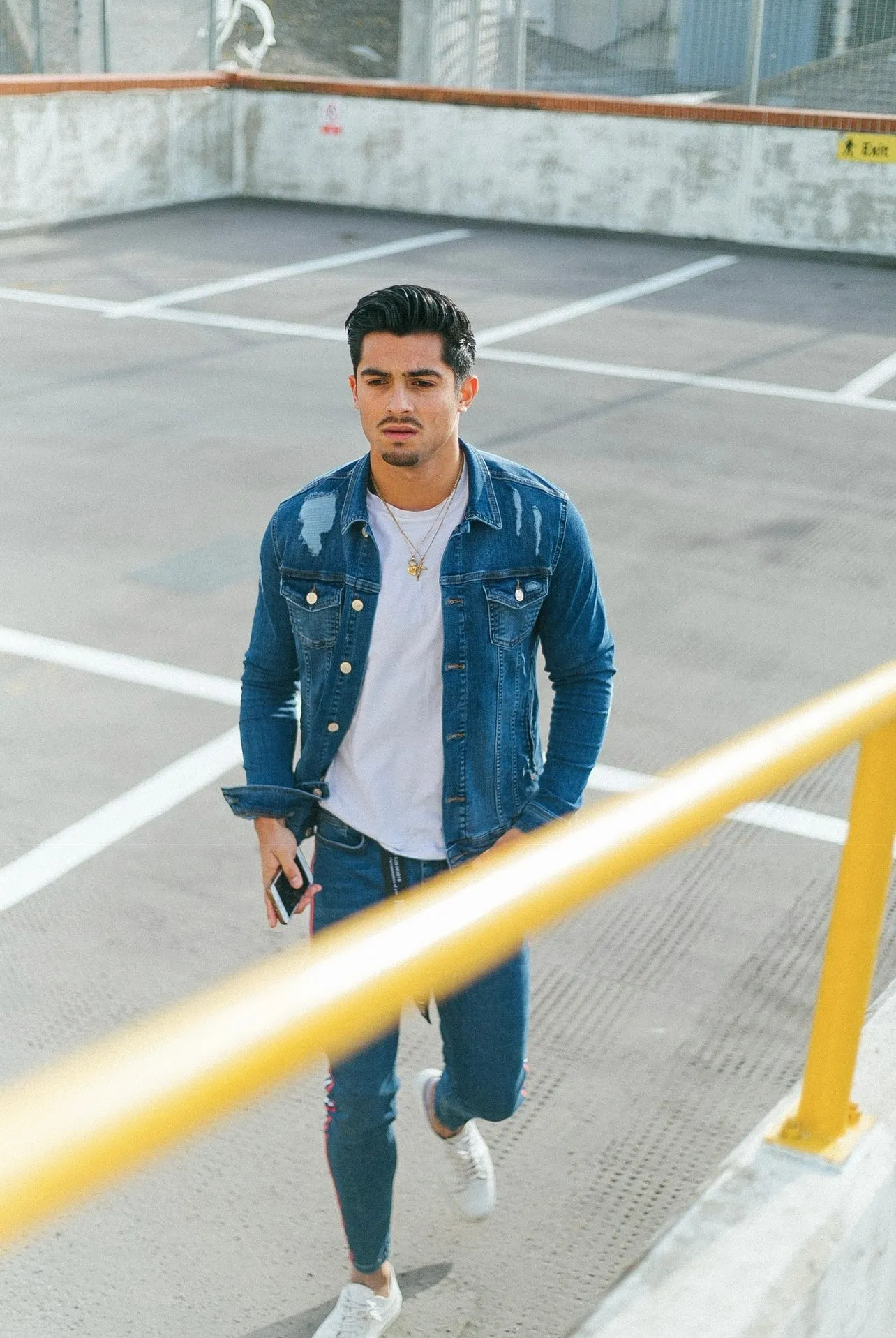 BLUE DISTRESSED DENIM JACKET