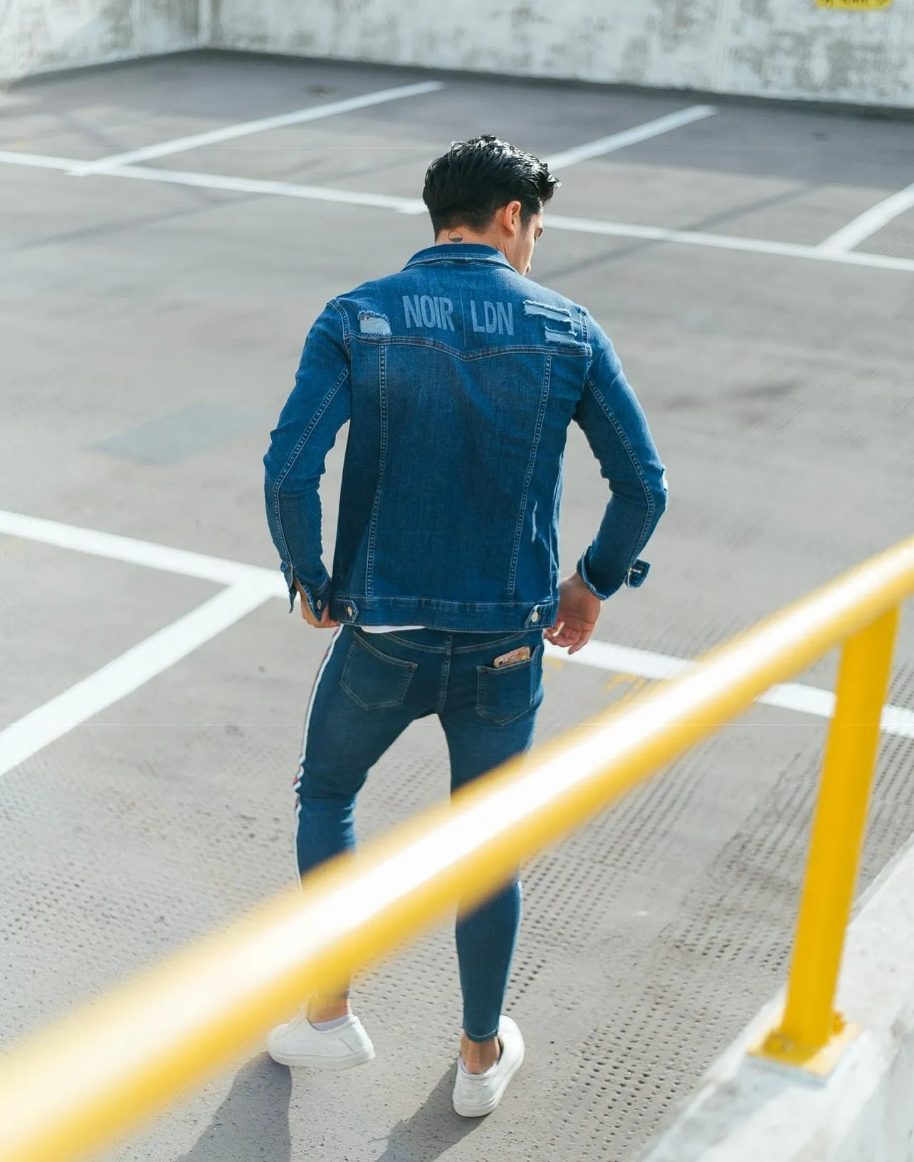 BLUE DISTRESSED DENIM JACKET